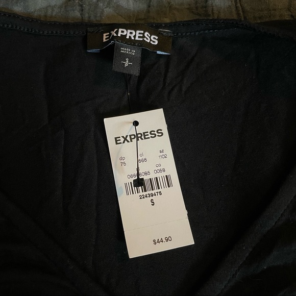 BNWT Express Crop Top - Picture 2 of 4
